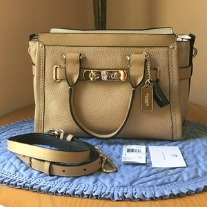 🤎 Coach Colorblock Swagger 27